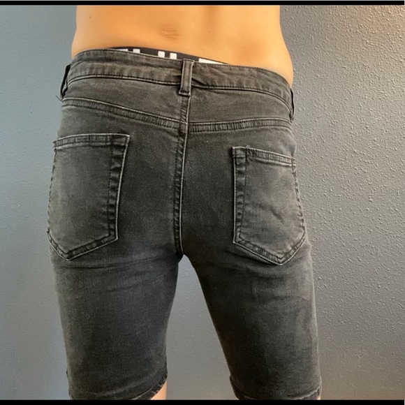 Asos black denim shorts 30 inch waist - Picture 7 of 7